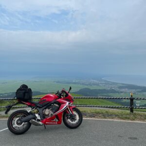男鹿半島・寒風山回転展望台からの眺めwith CBR650R