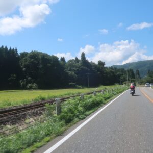 只見線と並走するR252を走る