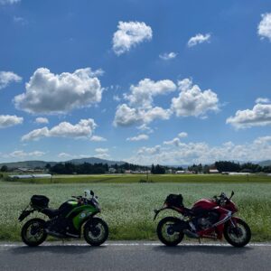 福島r151の白いロード風景にてwith CBR650R & ninja650