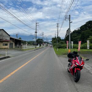 蔵王エコーライン走破後の東方面から蔵王方面を望むwith CBR650R