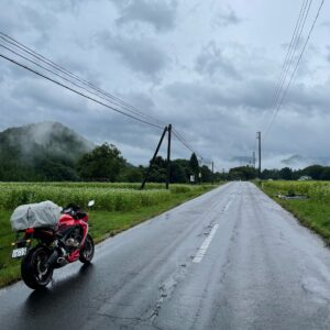 雨が弱まってきたR341にてwith CBR650R