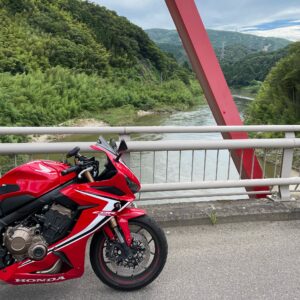 R349から阿武隈川を渡る CBR650R