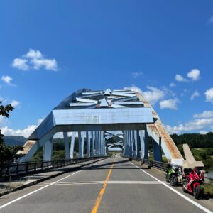 R49の水色の橋にてwith CBR650R & ninja650