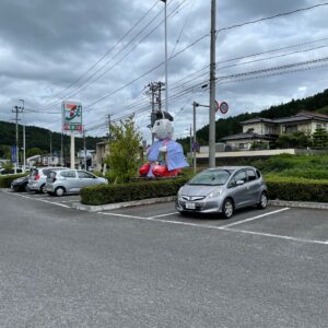 道の駅はなわの謎の人形