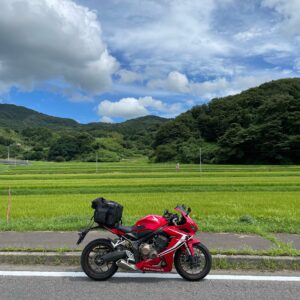 夏の緑が眩しい福島r50のロード風景with CBR650R