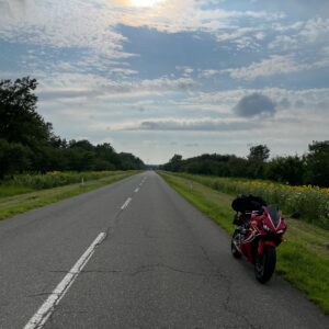 秋田県大潟村の延々と続くひまわりロードにてwith CBR650R②