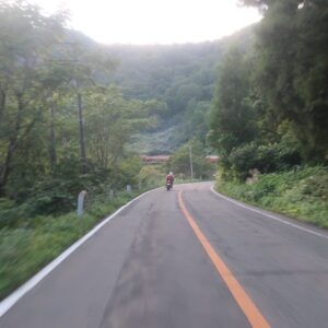 R252をひたすら下り西へ走る