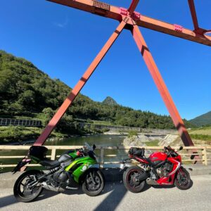 只見川に架かる名もなき橋にてwith CBR650R & ninja650