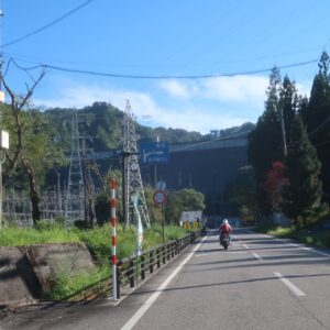 只見ダムが姿を見せたR252にて