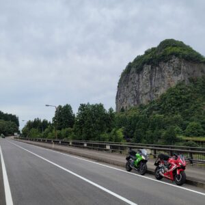 新潟県三条市八木ヶ鼻にてwith CBR650R & ninja650②