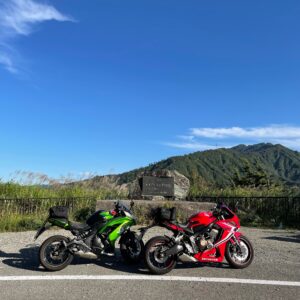R252/六十里越峠にてwith CBR650R & ninja650