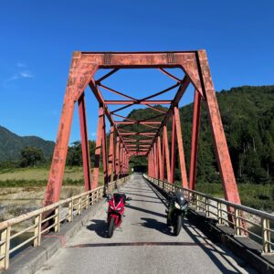 只見川に架かる名もなき橋にてwith CBR650R & ninja650②