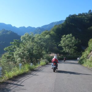 只見ダム上のR252を走る②