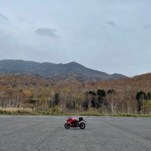 奥志賀高原の秋らしい風景にてwith CBR650R