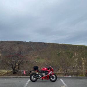 志賀草津道路の見晴台にてwith CBR650R
