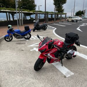 諏訪湖SAにてwith CBR650R