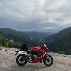 利賀ダム建設展望所にてwith CBR650R