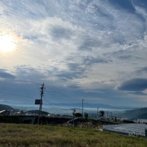 小諸IC近くのローソンから眺めた空