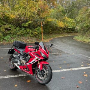 林道秋山線を走るCBR650R⑥