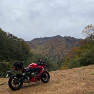 林道秋山線を走るCBR650R②
