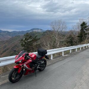 r466の秋らしいロード風景with CBR650R