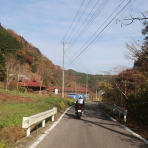 茨城r32を北上、里山風景を走る