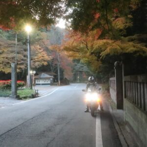 雲巌寺の紅葉の正門前にてwith CBR650R②