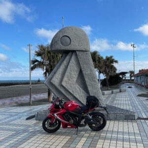 太東海水浴場のオブジェにてwith CBR650R
