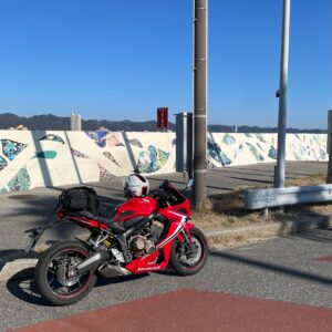 鴨川ウォールアートにてwith CBR650R