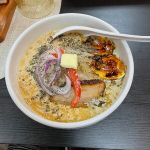 木更津の「霧笛」のホワイトガウラーメン