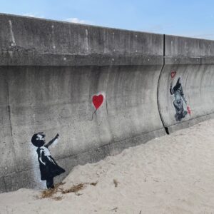 バンクシーの壁画？スポットにて