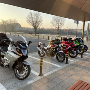 守谷SAの駐輪場にてwith CBR650R & ninja650