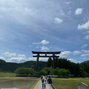 熊野本宮大社大斎原大鳥居への畦道