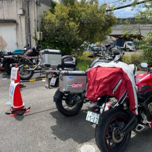 熊野本宮大社目の前の和歌山県世界遺産遺産センターのパーキングにてwith CBR650R