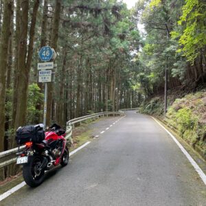 和歌山r46の山道を走るCBR650R②