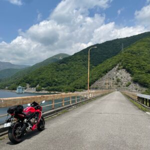 新緑の深山湖にてwith CBR650R③