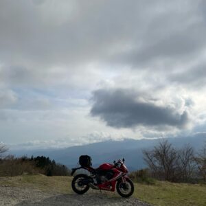 大台ヶ原ドライブウェイの展望所にてwith CBR650R