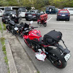 那須岳峠の茶屋駐車場にてwith CBR650R