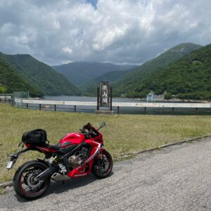 新緑の深山湖にてwith CBR650R