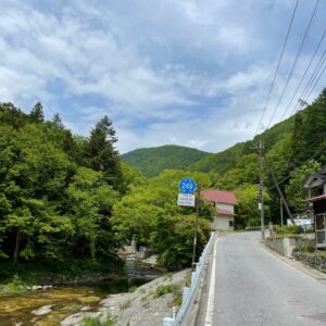 新緑の栃木r249を走る