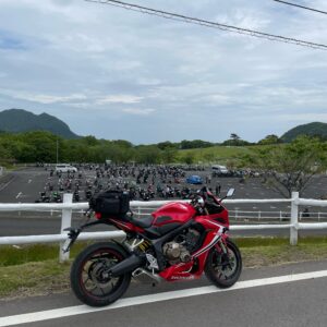 日光霧降高原 大笹牧場の駐輪場にてwith CBR650R