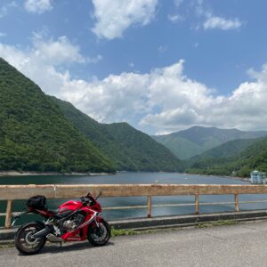 新緑の深山湖にてwith CBR650R②