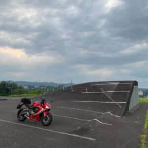 十日町のアートスポットにてwith CBR650R