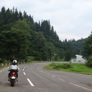 魚沼市から十日町に抜けるR252を走るchizuo②