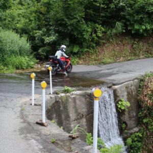 樹海ライン／R352の洗い越しの全景