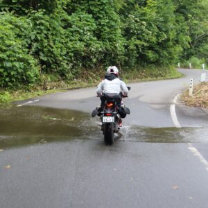 樹海ライン／r352の奥只見湖沿いの洗い越しを楽しく走るchizuo