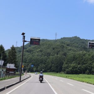 猛暑34度の中、国道352号を走る