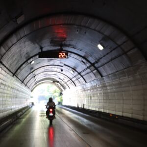 R400に連なるスノーシェッドたち③