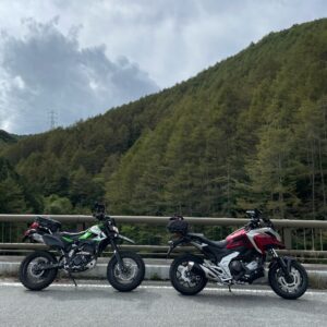 クリスタルライン乙女湖上の橋にてwith NC750X&Dトラ