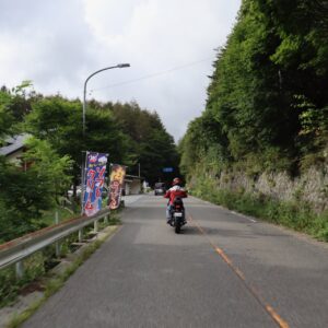 大菩薩ライン柳沢峠を抜ける